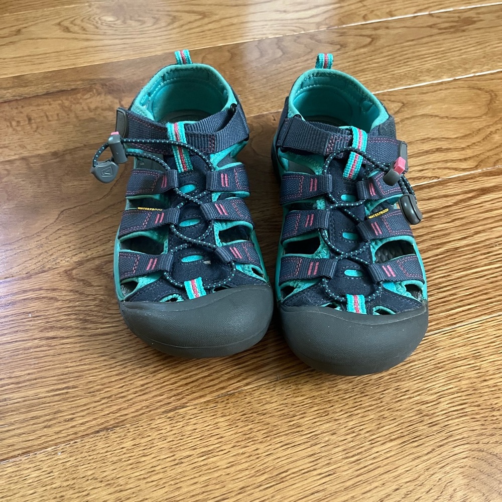 Keen blue and pink Sport Sandals with Protective Toe Bumper